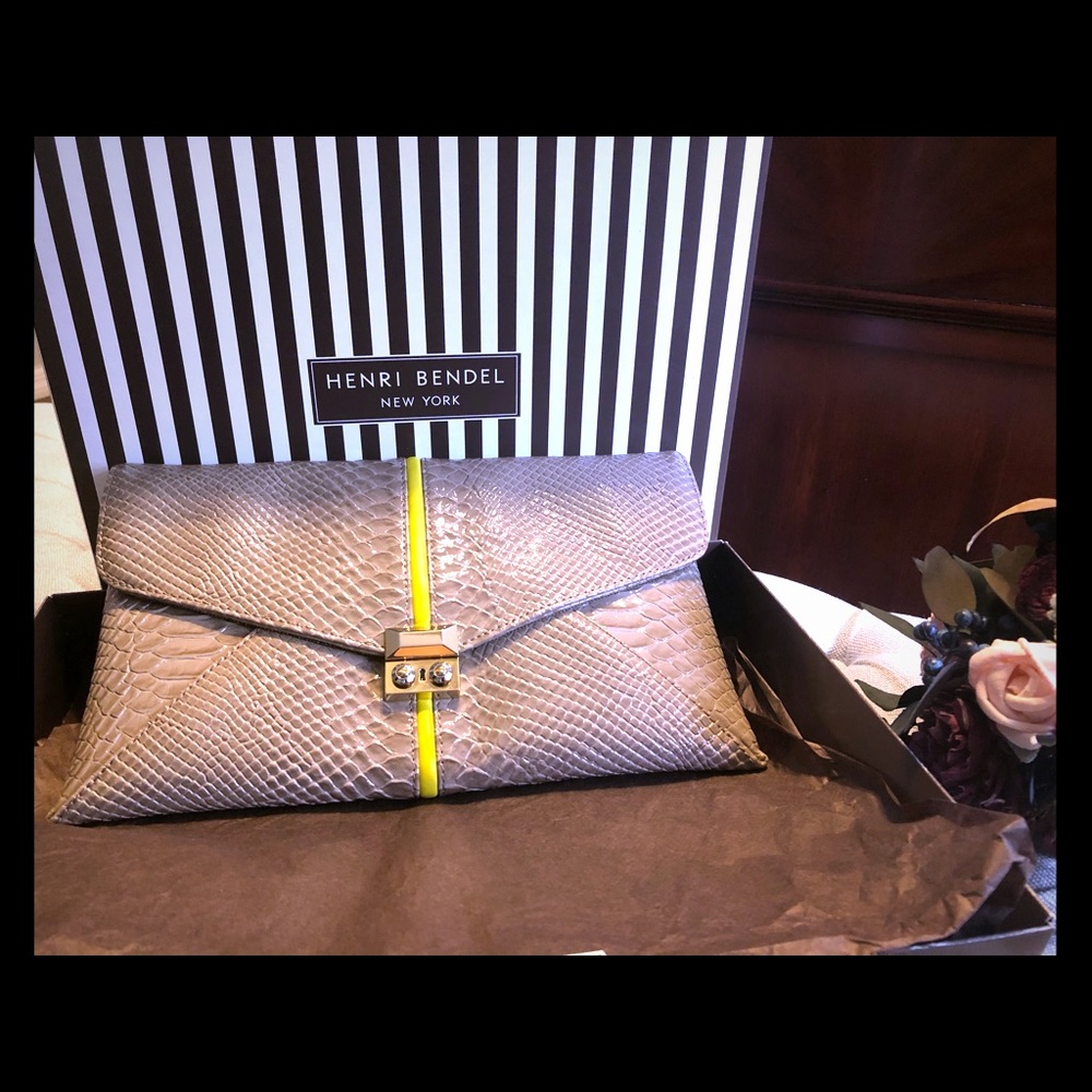 NWT Henri Bendel Miss Bendel snake clutch